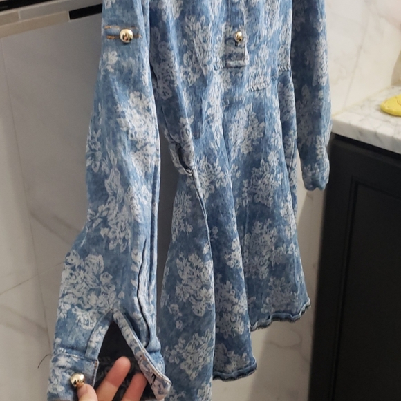 Dress - Picture 2 of 4